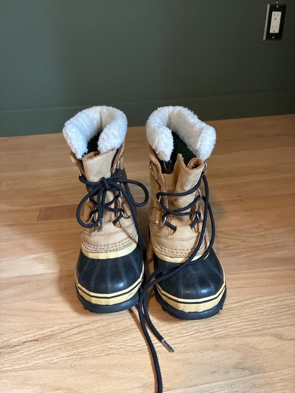 Kids Sorel Caribou Snow Boots SZ 1 (USA)